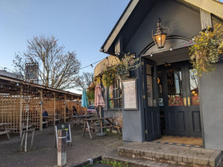 Westbury Park Tavern