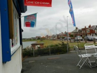 Dolly's Ice Cream And Snack Kiosks At The Fleetwood Boating Lake