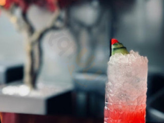 Hardy's Cocktail Wine Lounge