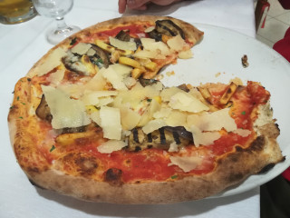 Mediterraneo Pizzeria Castano Primo