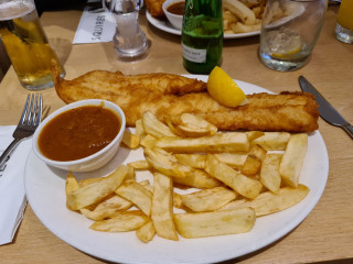 Squuires Fish And Chip Restauurant