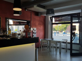 Yalin Cafe