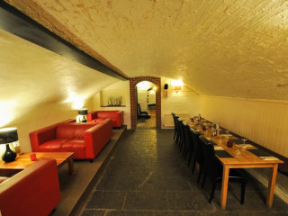 Wine Vaults Bar And Restaurant