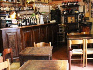 Vinarkia Della Pavona Vineria Cocktail Bar Ristorante