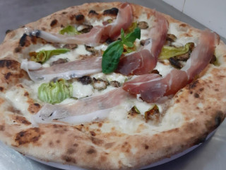 Il Gallo Girarrosto Pizzeria