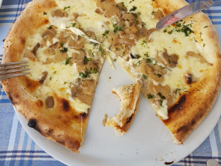 Pizza In Piazza