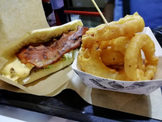 The Prince Chips Burger