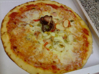 Pizza Delizia