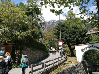 Tiroler Kreuz Dorf Tirol