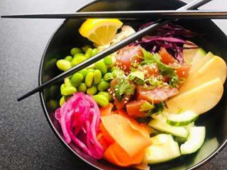 I Mitten Cafe Poke Bowl