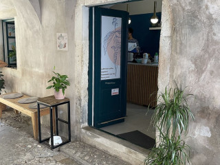 Cogito Coffee Shop Ploce Gate