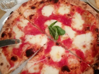 Moma Pizzeria Romana