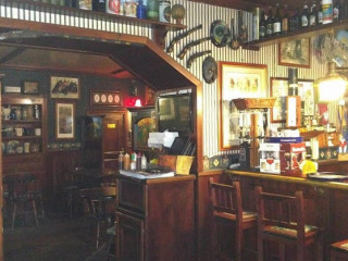 Simon Pub