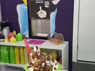 Yoog Yogurteria