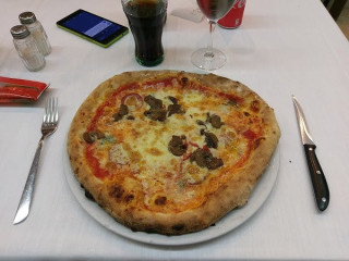 Pizzeria La Roccia