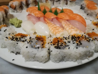 Sakura Sushi