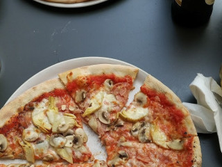 Pinsa Pizzeria