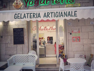 Yogurteria-gelateria Del Viale