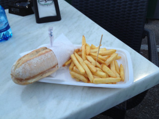 Burger And Chips Little Cappuccini