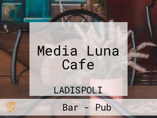 Media Luna Cafe