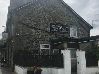 Llannelwyd Arms