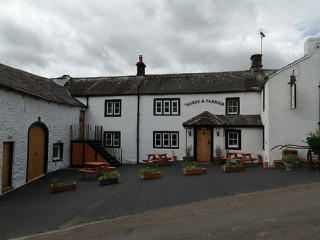 The Horse And Farrier Inn