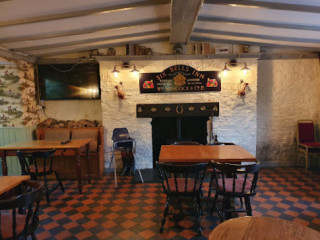 The Six Bells, Penmark