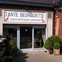 Tante Bernadette